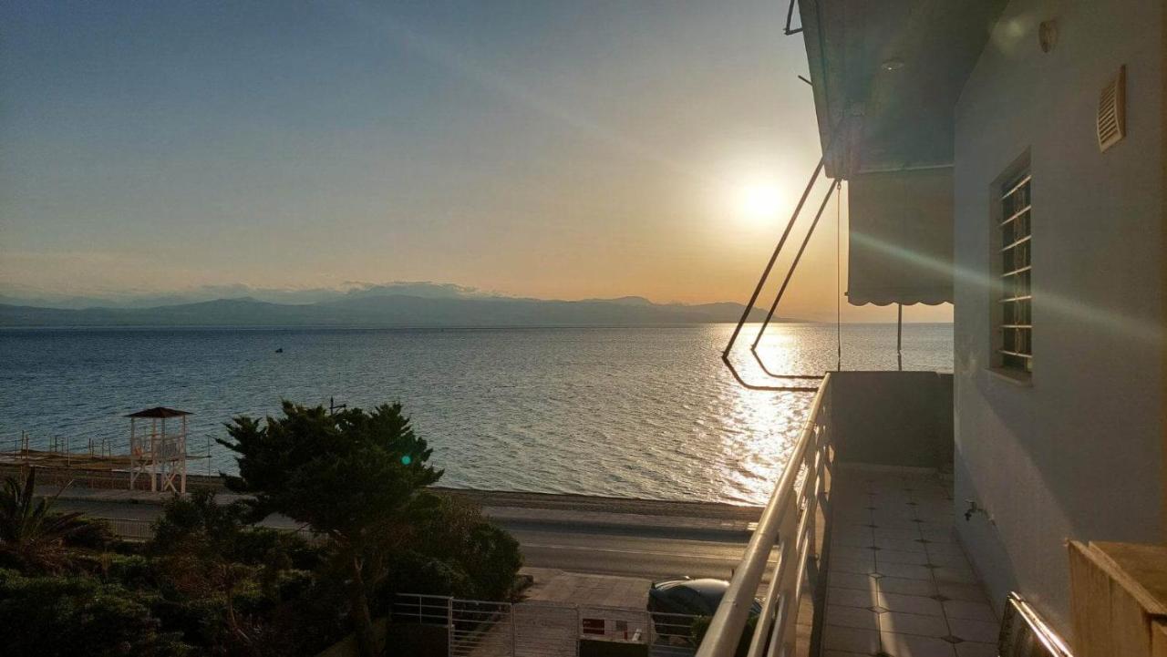 Loutraki Bay Apartment Exterior photo